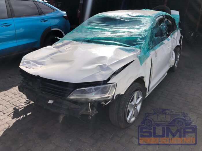 VOLKSWAGEN , JETTA VI 1 . 2 T Si TRENDLINE , WHITE , 2014 ( 29812 ) - Image 8