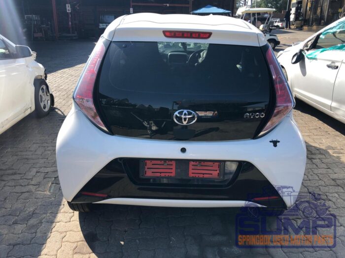 TOYOTA , AYGO 1 . 0 ( 5 DR ) , WHITE , 2017 ( 29831 ) - Image 5