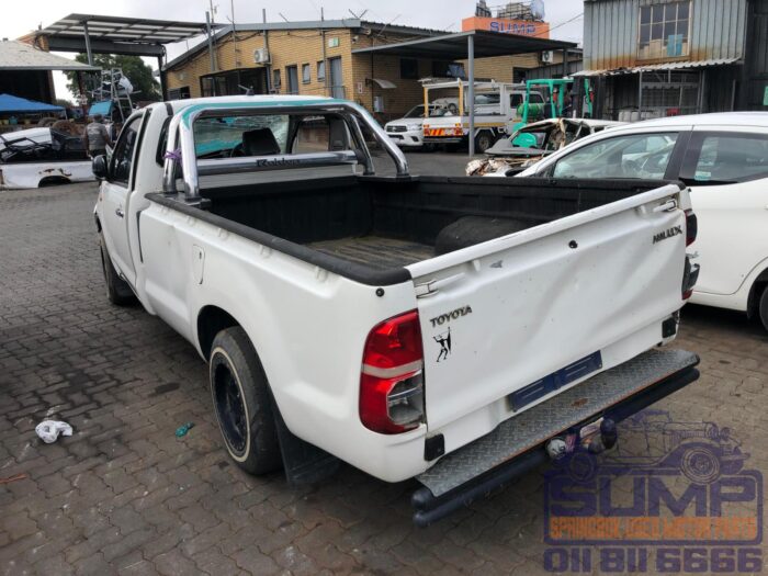 TOYOTA , HILUX 2 . 5 D - 4 D S P / U S / C , WHITE , 2013 ( 30358 ) - Image 6