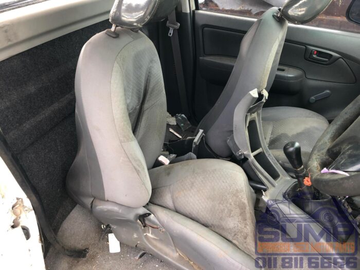 TOYOTA , HILUX 2 . 5 D - 4 D S P / U S / C , WHITE , 2013 ( 30358 ) - Image 10
