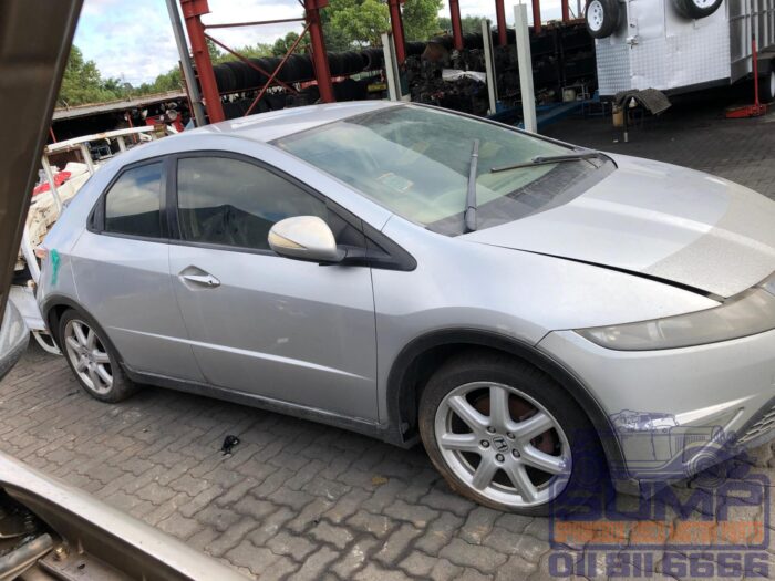 HONDA , CIVIC 1 . 8 i - VTEC E Xi 5 dr , SILVER , 2008 ( 30363 ) - Image 3