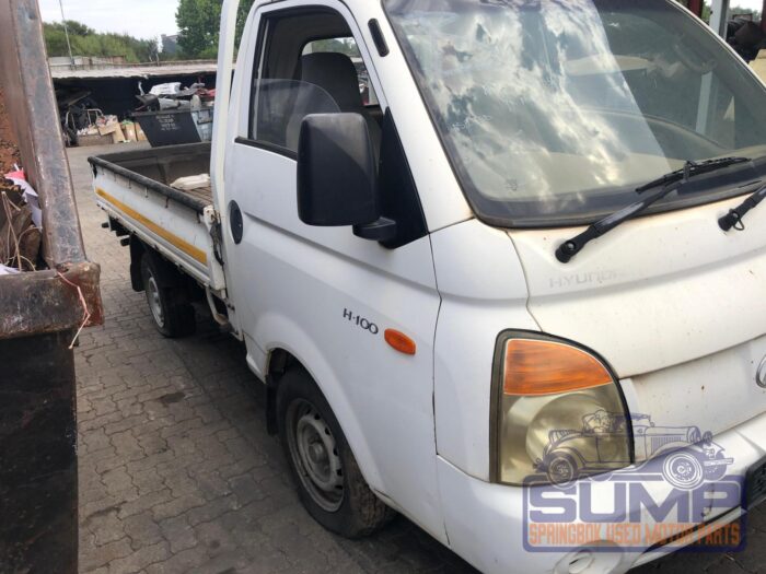 HYUNDAI , BAKKIE 2 . 6 i D F / C D / S , WHITE , 2010 ( 29860 ) - Image 3