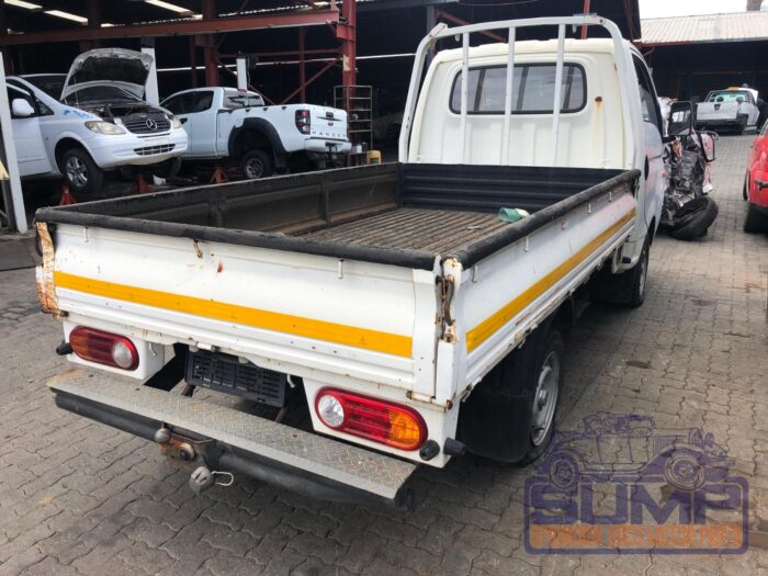 HYUNDAI , BAKKIE 2 . 6 i D F / C D / S , WHITE , 2010 ( 29860 ) - Image 4