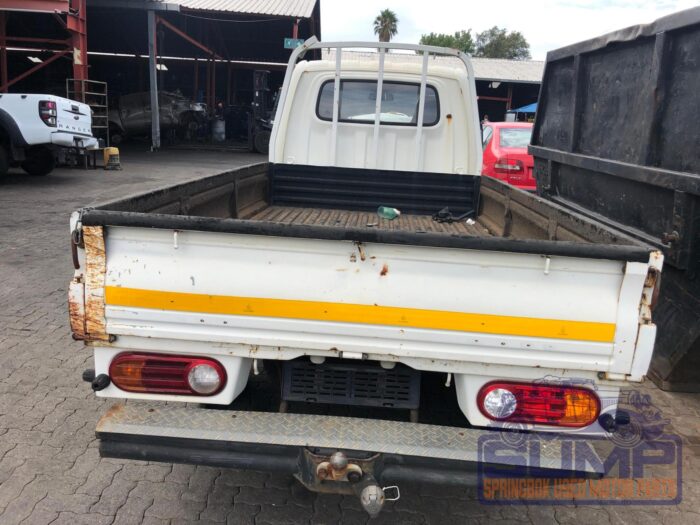 HYUNDAI , BAKKIE 2 . 6 i D F / C D / S , WHITE , 2010 ( 29860 ) - Image 5