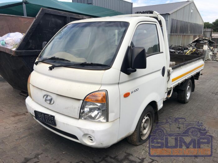 HYUNDAI , BAKKIE 2 . 6 i D F / C D / S , WHITE , 2010 ( 29860 ) - Image 8