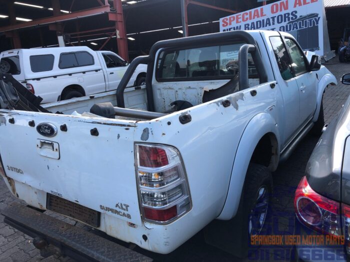 FORD , RANGER 3 . 0 TD Ci XLT 4 x 4 Hi - TRAIL P / U SUP / CAB , WHITE , 2010 ( 30375 ) - Image 4