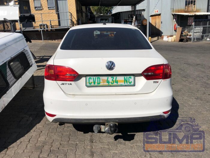 VOLKSWAGEN , JETTA VI 1 . 6 TDI COMFORTLINE , WHITE , 2014 ( 29865 ) - Image 5