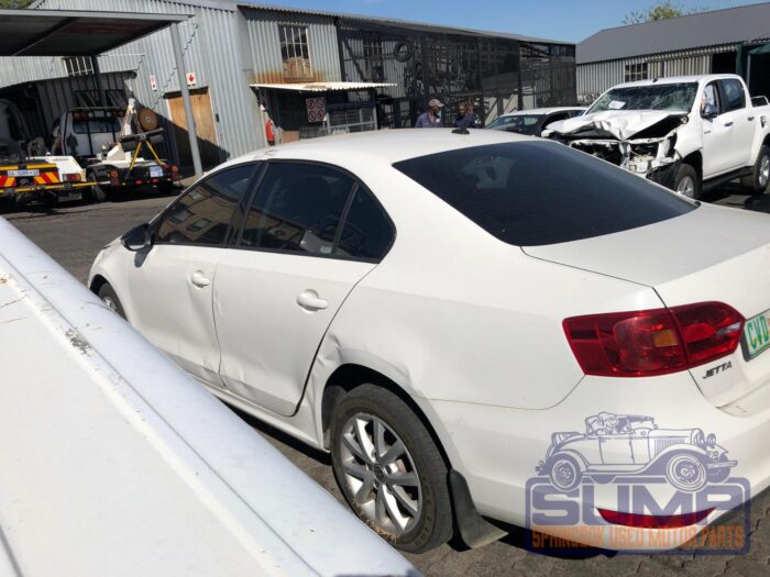 VOLKSWAGEN , JETTA VI 1 . 6 TDI COMFORTLINE , WHITE , 2014 ( 29865 ) - Image 7