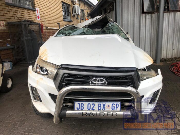 TOYOTA , HILUX 2 . 4 GD - 6 SRX 4 X 4 P / U S / C , WHITE , 2019 ( 29883 )