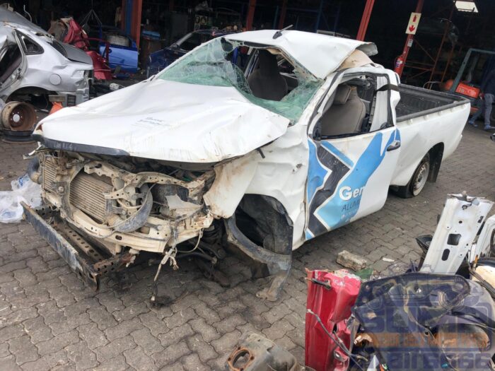 TOYOTA , HILUX 2 . 0 VV Ti S P / U S / C , WHITE , 2021 ( 30392 ) - Image 7