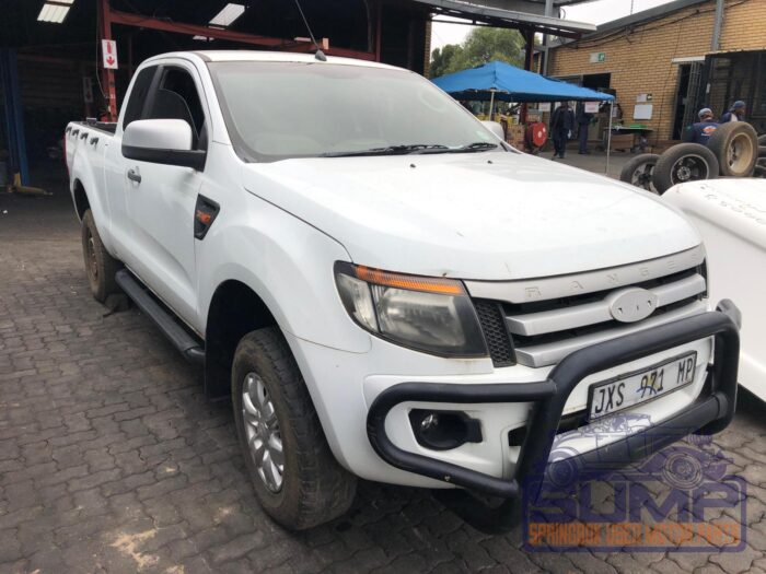 FORD , RANGER 3 . 2 TD Ci XLS 4 X 4 A / T P / U SUP / CAB , WHITE , 2013 ( 29890 ) - Image 2