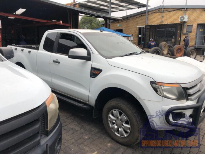 FORD , RANGER 3 . 2 TD Ci XLS 4 X 4 A / T P / U SUP / CAB , WHITE , 2013 ( 29890 ) - Image 3