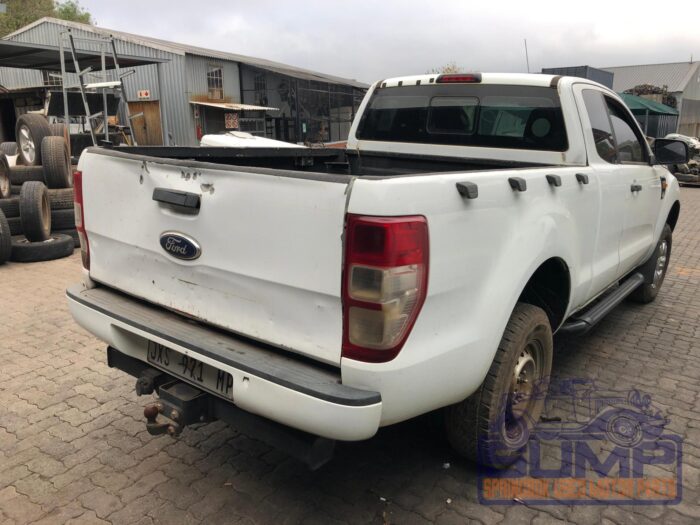 FORD , RANGER 3 . 2 TD Ci XLS 4 X 4 A / T P / U SUP / CAB , WHITE , 2013 ( 29890 ) - Image 4