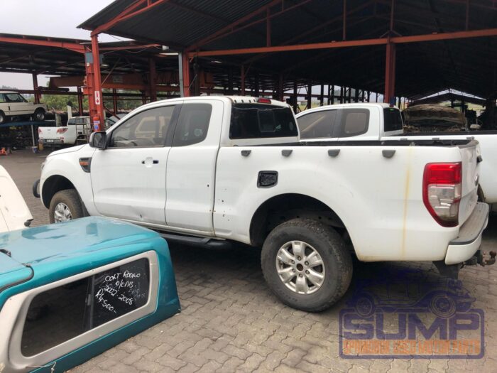 FORD , RANGER 3 . 2 TD Ci XLS 4 X 4 A / T P / U SUP / CAB , WHITE , 2013 ( 29890 ) - Image 7