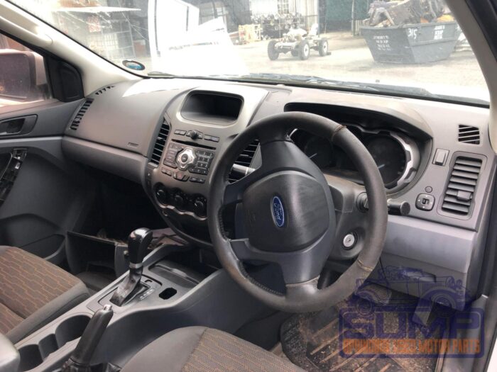 FORD , RANGER 3 . 2 TD Ci XLS 4 X 4 A / T P / U SUP / CAB , WHITE , 2013 ( 29890 ) - Image 9
