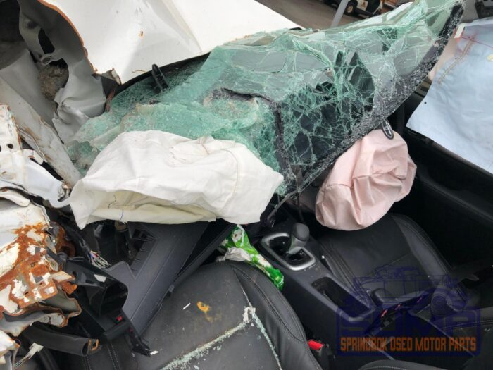 TOYOTA , HILUX 2 . 8 GD - 6 RADER 4 X 4 A / T P / U D / C , WHITE , 2023 ( 29895 ) - Image 10