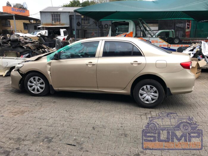 TOYOTA , COROLLA 1 . 3 PROFESSIONAL , GOLD , 2013 ( 29899 ) - Image 7