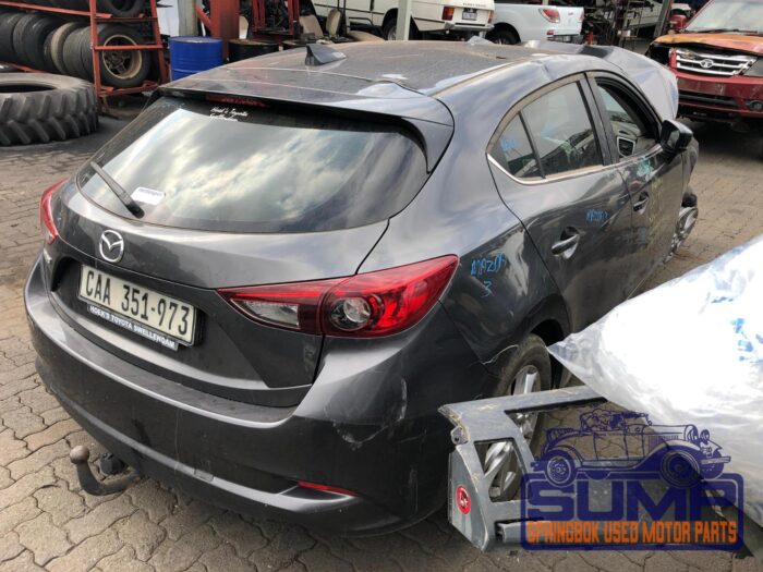MAZDA , MAZDA 3 1 . 6 ACTIVE 5 DR , BLUE , 2019 ( 29900 ) - Image 4