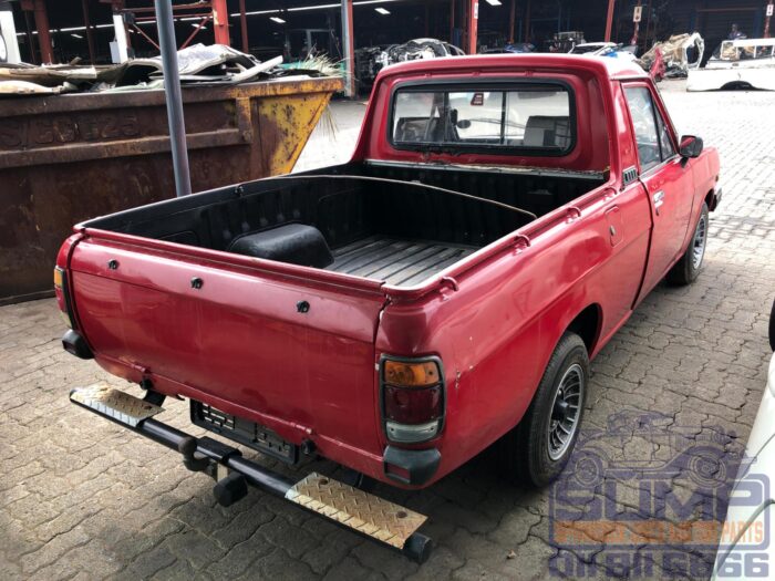 NISSAN , 1400 STD P / U S / C , RED , 1989 ( 30412 ) - Image 4