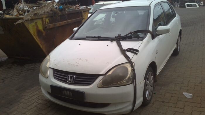 HONDA , CIVIC 1 . 7 i 5 Dr , WHITE , 2003 ( 29280 )