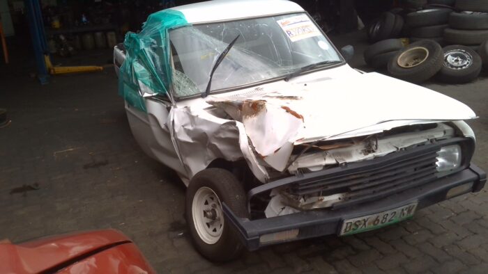 NISSAN , 1400 STD 5 Speed ( 408 ) P / U S / C , WHITE , 2000 ( 29292 ) - Image 2