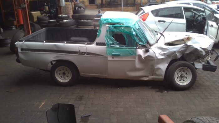 NISSAN , 1400 STD 5 Speed ( 408 ) P / U S / C , WHITE , 2000 ( 29292 ) - Image 3