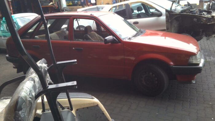 FORD , LASER TRACER , RED , 1996 ( 29294 ) - Image 3