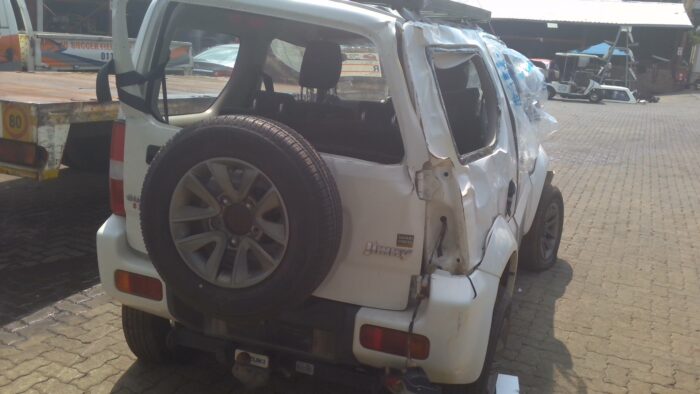 SUZUKI , JIMNY 1 . 3 4 X 4 , WHITE , 2015 ( 29286 ) - Image 5