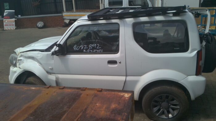 SUZUKI , JIMNY 1 . 3 4 X 4 , WHITE , 2015 ( 29286 ) - Image 7