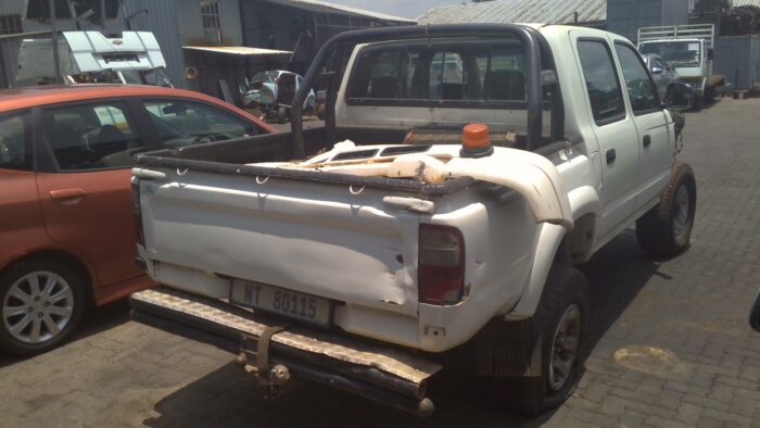 TOYOTA , HILUX 3 . 0 KZ - TE RAIDER 4 X 4 P / UD / C , WHITE , 2003 ( 29302 ) - Image 4