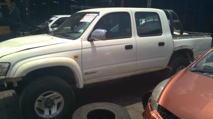 TOYOTA , HILUX 3 . 0 KZ - TE RAIDER 4 X 4 P / UD / C , WHITE , 2003 ( 29302 ) - Image 7