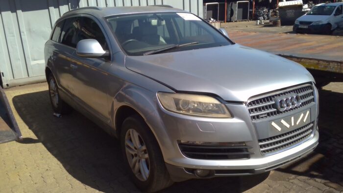 AUDI , Q 7 3 . 0 TDI V 6 QUATTRO TIP , SILVER , 2006 ( 29304 ) - Image 2