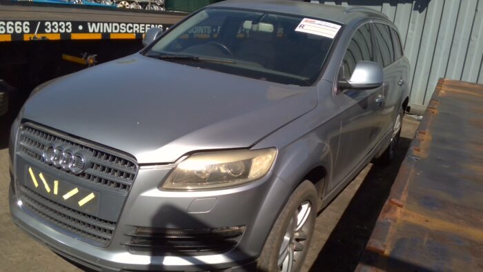 AUDI , Q 7 3 . 0 TDI V 6 QUATTRO TIP , SILVER , 2006 ( 29304 ) - Image 8