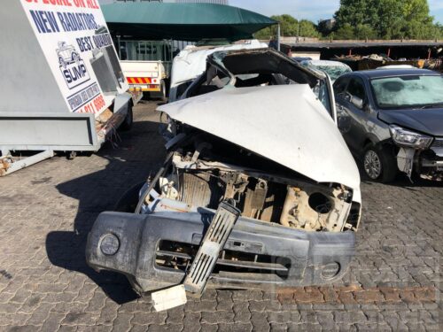 NISSAN , HARDBODY NP 300 2 . 0 i LWB P / U S / C , WHITE , 2018 ( 31059 )